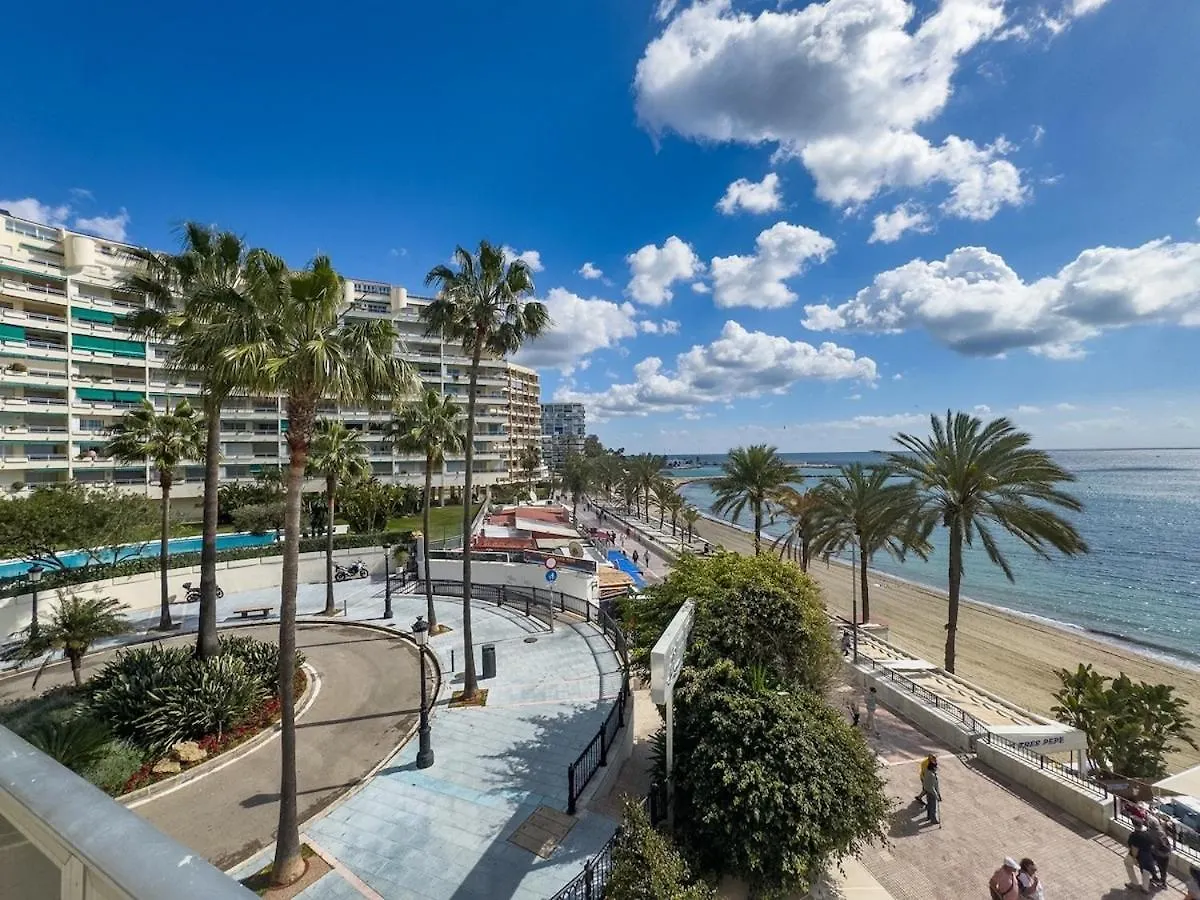 Palm Beach 2F A Stylish Seaside Apartment With Parking 마르베야 0*,