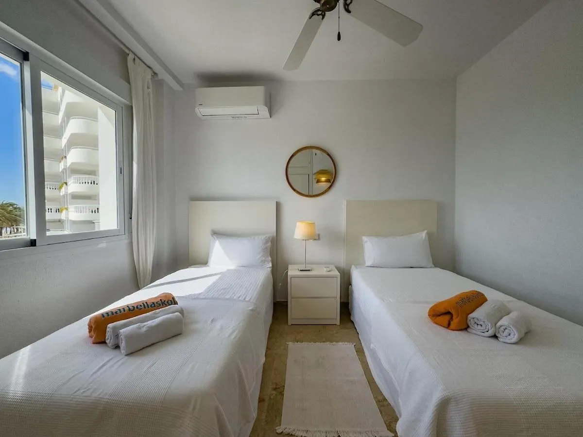 Palm Beach 2F A Stylish Seaside Apartment With Parking 마르베야