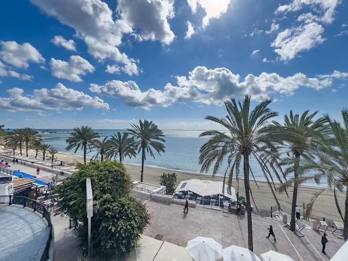 Palm Beach 2F A Stylish Seaside Apartment With Parking 마르베야