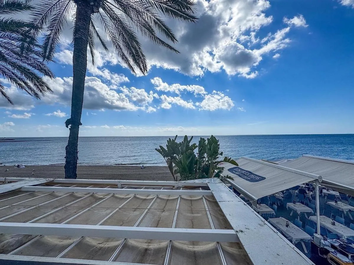 Palm Beach 2F A Stylish Seaside Apartment With Parking 마르베야 스페인