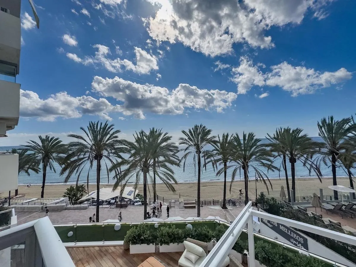 Palm Beach 2F A Stylish Seaside Apartment With Parking 마르베야