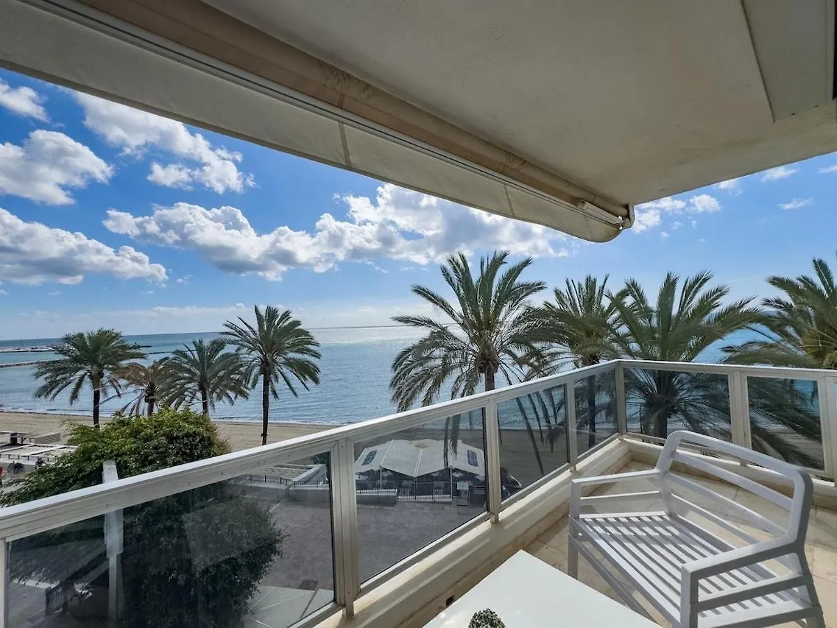 Palm Beach 2F A Stylish Seaside Apartment With Parking 마르베야
