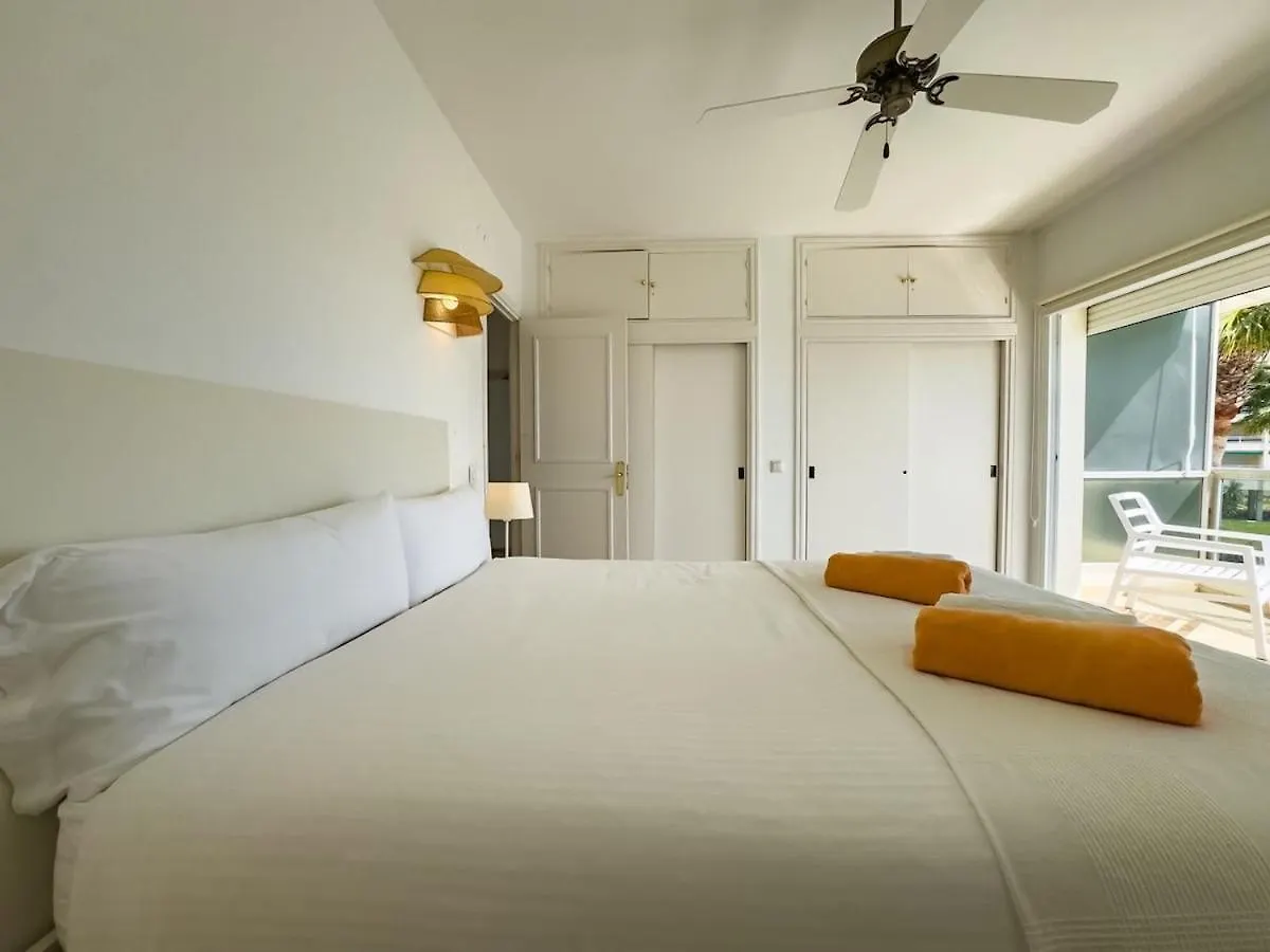 Palm Beach 2F A Stylish Seaside Apartment With Parking 마르베야