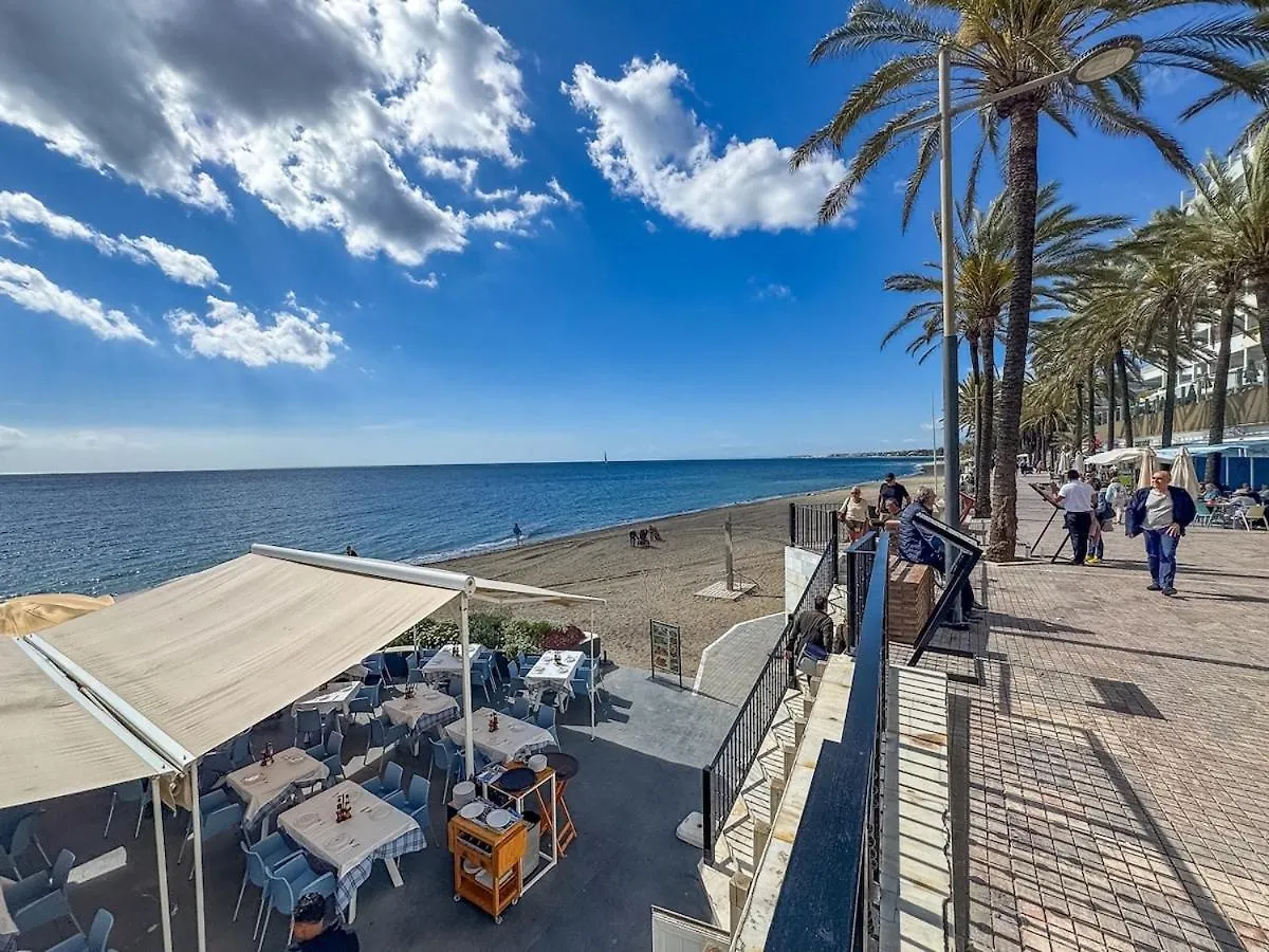 Palm Beach 2F A Stylish Seaside Apartment With Parking 마르베야
