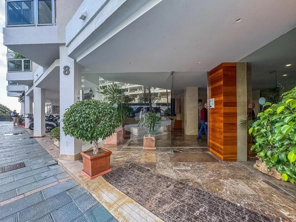 Palm Beach 2F A Stylish Seaside Apartment With Parking 마르베야