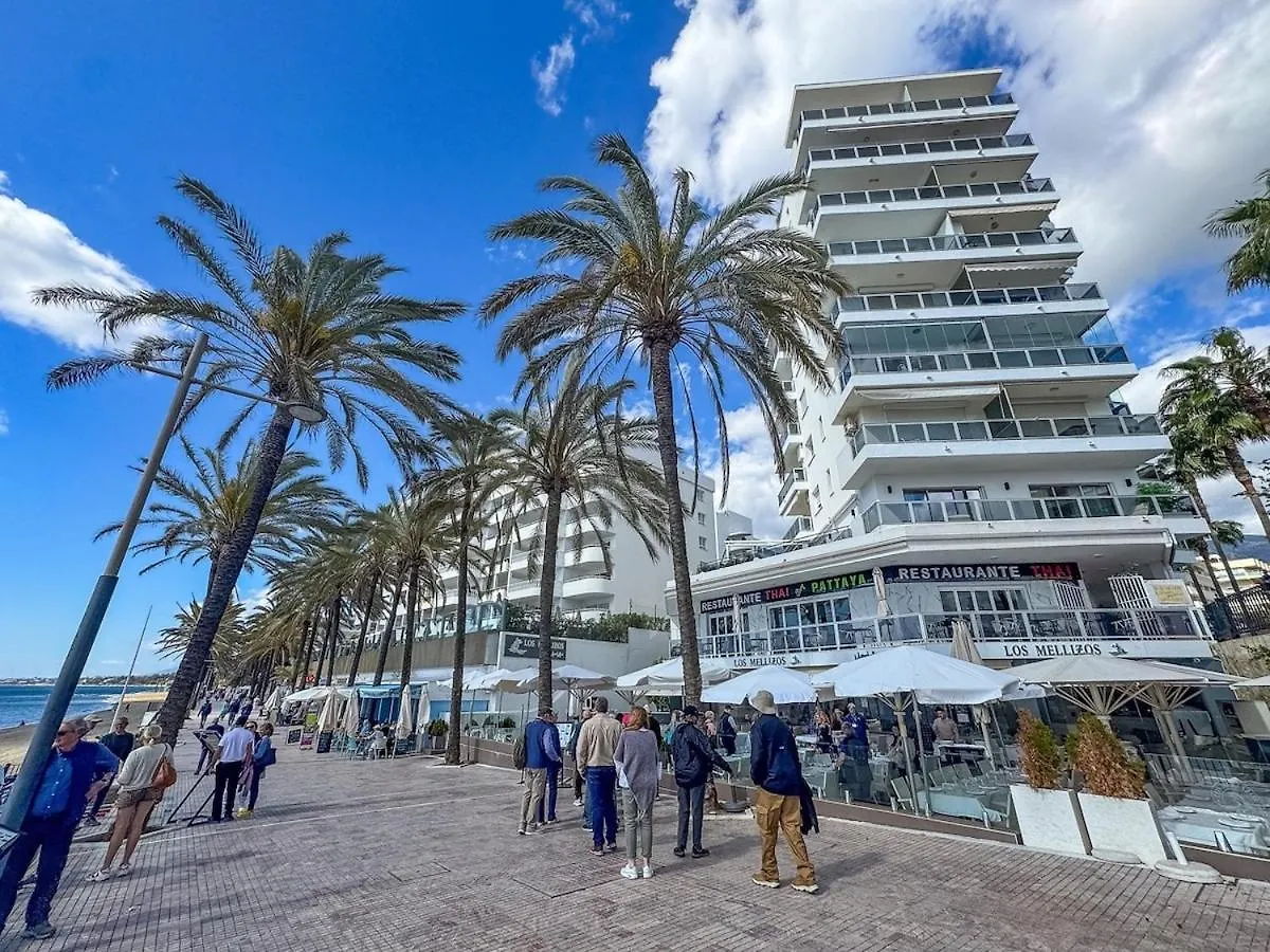 Palm Beach 2F A Stylish Seaside Apartment With Parking 마르베야 스페인