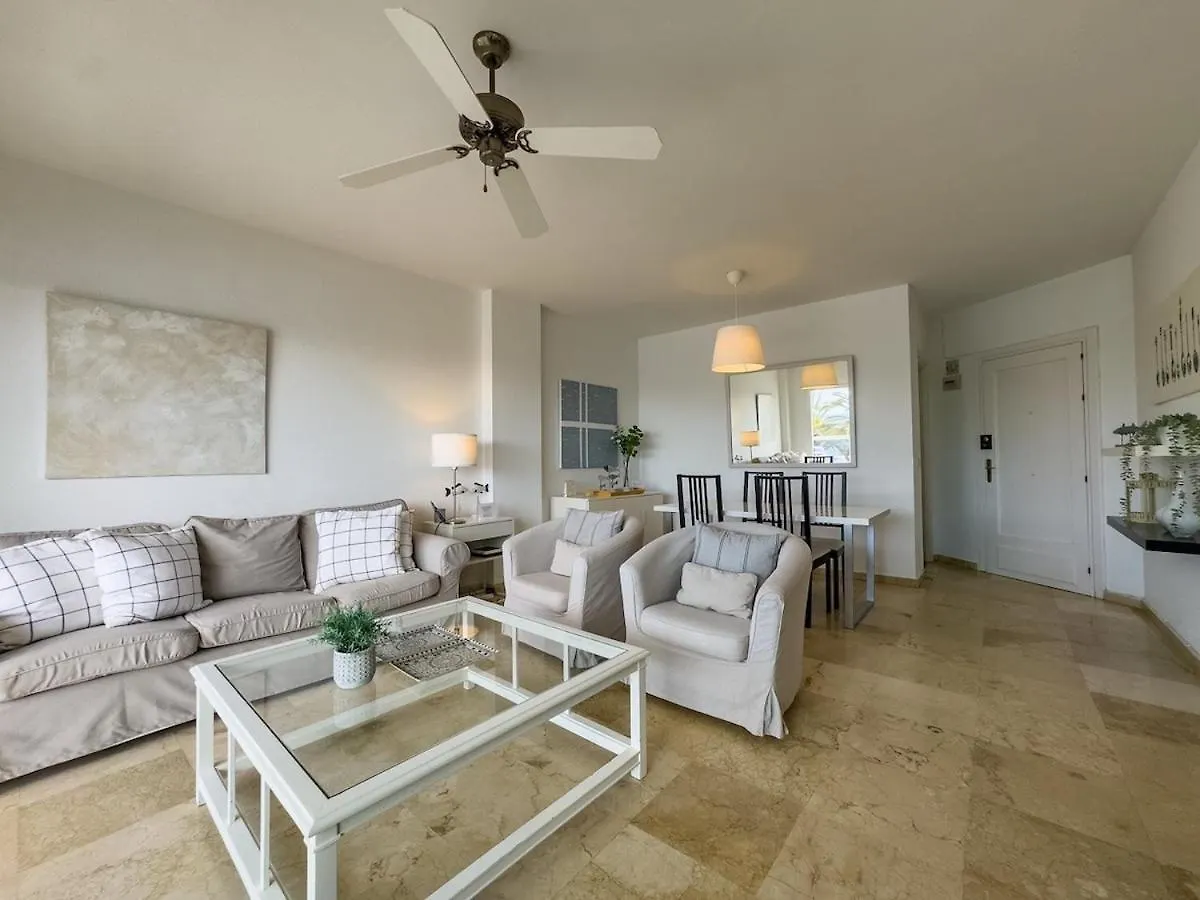 Palm Beach 2F A Stylish Seaside Apartment With Parking 마르베야 스페인