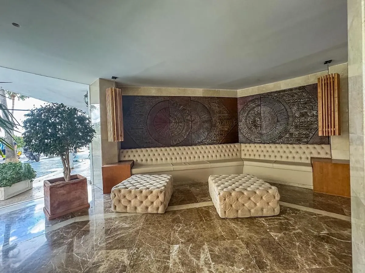 Palm Beach 2F A Stylish Seaside Apartment With Parking 마르베야