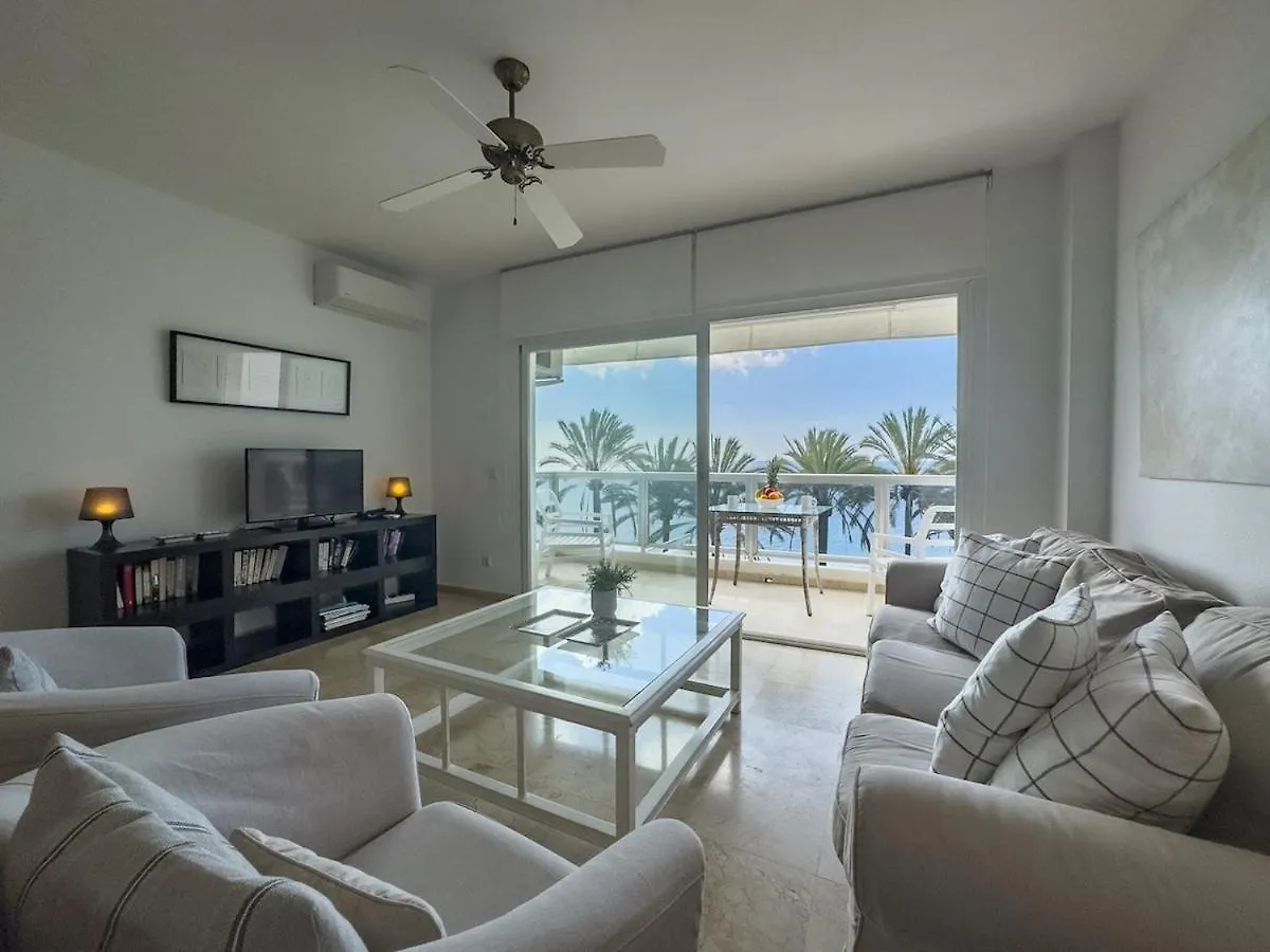 Palm Beach 2F A Stylish Seaside Apartment With Parking 마르베야
