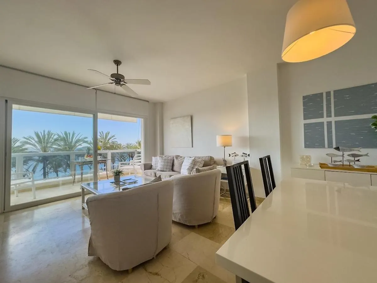 Palm Beach 2F A Stylish Seaside Apartment With Parking Μαρμπέλλα
