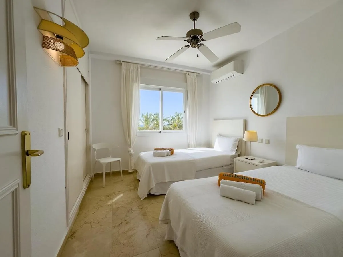 Palm Beach 2F A Stylish Seaside Apartment With Parking Μαρμπέλλα